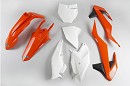 UFO Plastic Kit KTM SX85 18-24 
- Voorspatbord Oranje
- Voornummerbord Wit
- Radiateurkappen Oranje/Zwart
- Zijschilden Wit
- Filterbakdeksel Wit
- Achterspatbord Oranje